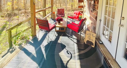 Charming Full Bed & 2 Twin Bed cabin w/AC, Heat, WiFi in lovely Cooperstown,