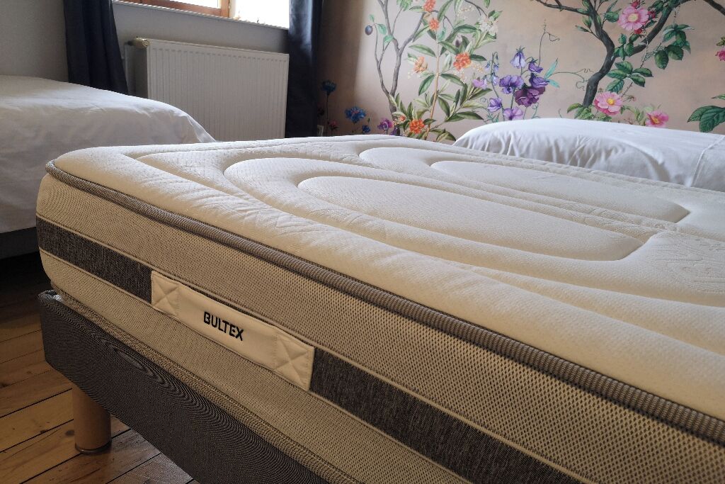 1 slaapkamer, een strijkplank/strijkijzer, gratis wifi, beddengoed