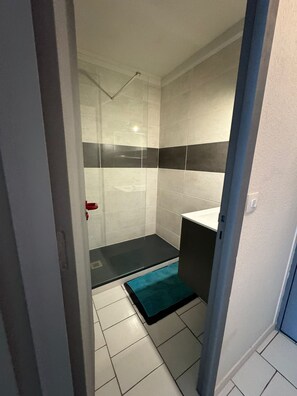 Een douche, een haardroger