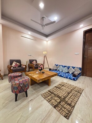 Interior - Happy Homezz - Spacious 4BHK corporate apartment in fabulous Delhi (Delhi)