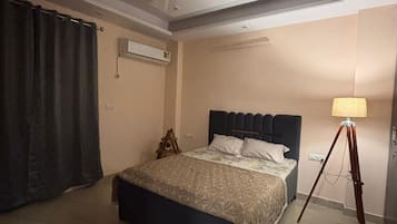 4 bedrooms, WiFi, bed sheets