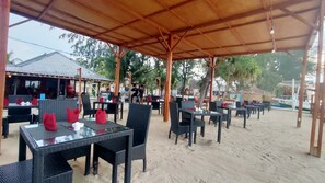 Outdoor dining - One Bedroom  Near Sunset Point Gili Air (Pemenang)