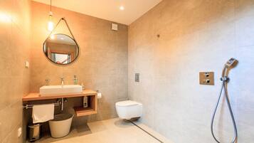 Villa | Bathroom