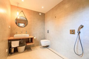 Villa | Bathroom