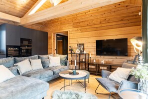 Villa | Living area