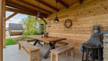 Villa | Outdoor dining