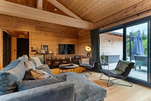 Villa | Living area - Lush Villa in Bohemia With Sauna (Smetanova Lhota)