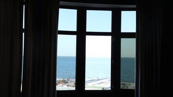 Individualmente mobiliados, escrivaninha