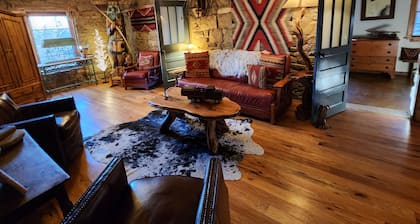 Historical 3-bedroom @ Canyon of the Ancients Guest Ranch in Mesa Verde Country