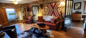Historical 3-bedroom @ Canyon of the Ancients Guest Ranch in Mesa Verde Country