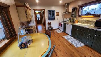 Microwave, oven, stovetop, dishwasher