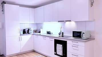 Micro-ondes, four, plaque de cuisson, lave-vaisselle