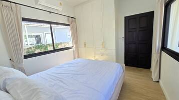 3 bedrooms, WiFi, bed sheets