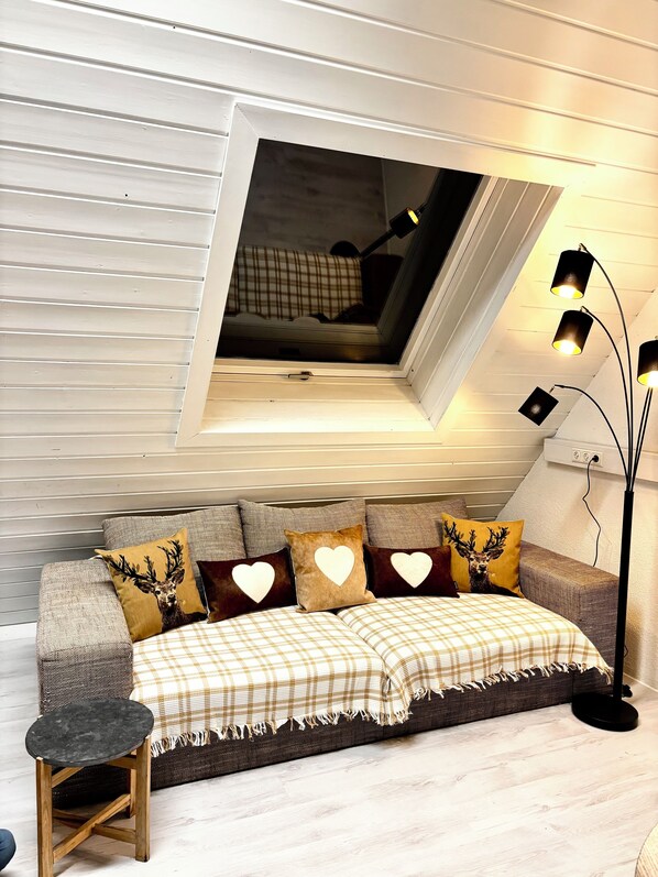 1 bedroom, in-room safe, desk, iron/ironing board