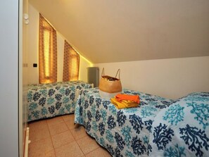 3 camere