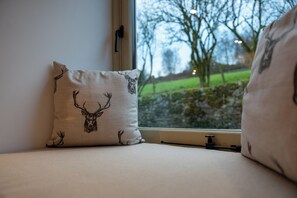Interior - Discover the charm of this wonderful barn, nestled in the Peak District. (Rushton Spencer)