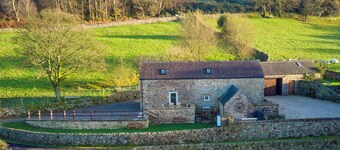 Discover the charm of this wonderful barn, nestled in the Peak District.