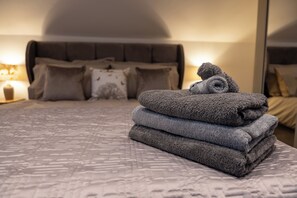 3 bedrooms, iron/ironing board, Internet, bed sheets
