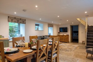 Dining - Discover the charm of this wonderful barn, nestled in the Peak District. (Rushton Spencer)