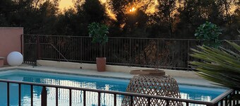 Provencal villa near the beach for 10/12 people