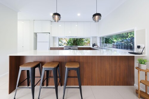 Immaculate & Impressive Irvington Villa - Stunning four bedroom home in central Albury