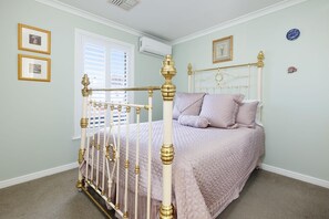 2 chambres, fer et planche à repasser, accès Internet, draps fournis