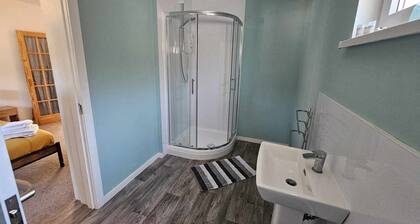 Cosy Apartment That Sleeps 3, Pets Welcome