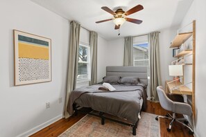 3 bedrooms, desk, iron/ironing board, travel cot