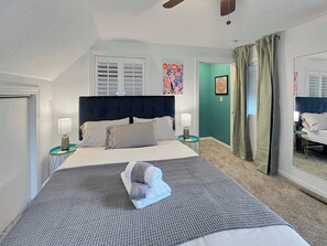 3 bedrooms, desk, iron/ironing board, travel cot