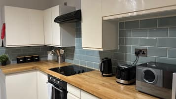 Ferienhaus | Eigene Küche | Kühlschrank, Mikrowelle, Ofen, Herdplatte