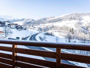 Property grounds - New T2 with balcony, parking and ski locker, ideal for 4 people (Valmorel)