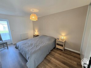 3 室のベッドルーム、WiFi (無料)