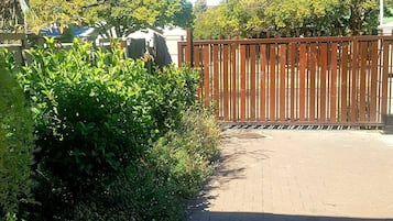 Chalet, 2 Bedrooms, Balcony | Garden