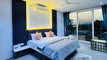 4 bedrooms, WiFi, bed sheets