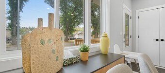 Monica - Large 6BR Family Home in Central Location!