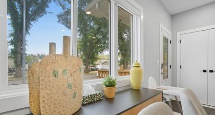 Monica - Large 6BR Family Home in Central Location!