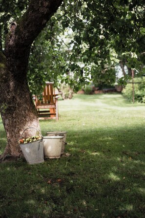 Garden - Snickaren Vandrarhem Own apartments (Grastorp)