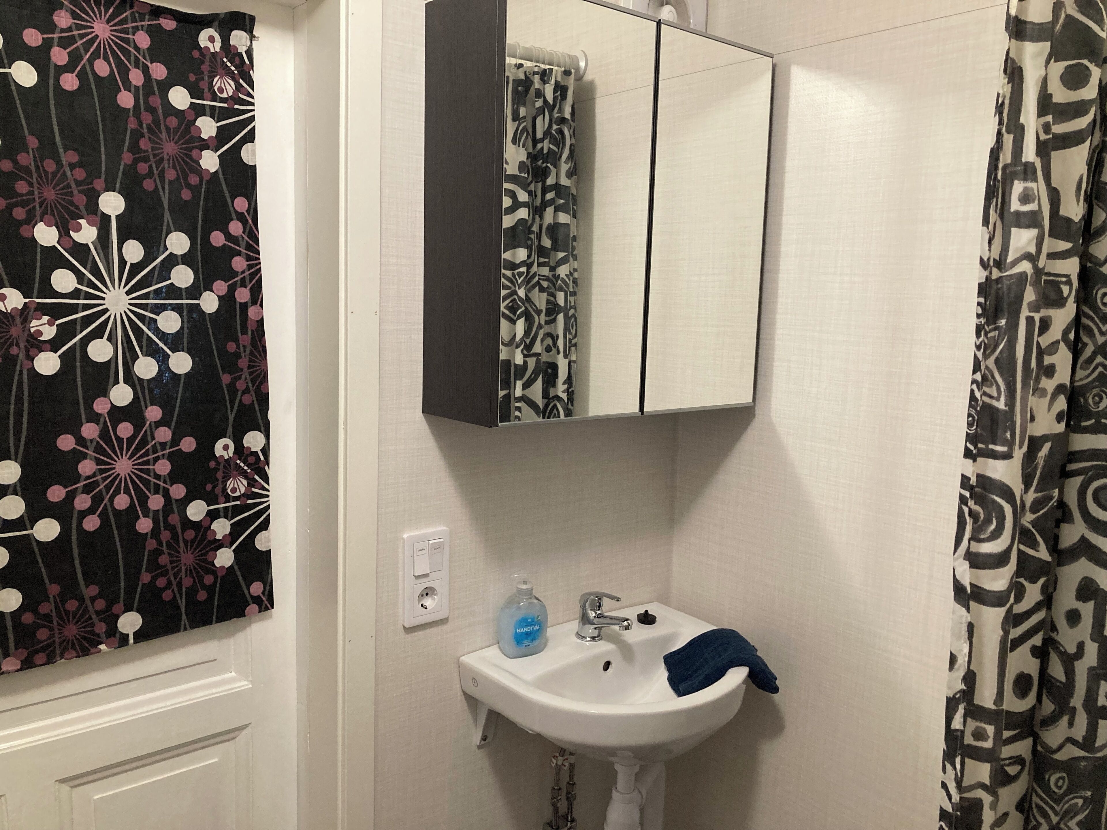 Apartment, City View | Bathroom | Shower, eco-friendly toiletries, hair dryer, towels