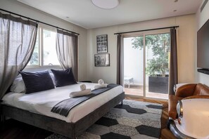 5 Schlafzimmer, Schreibtisch, WLAN, Bettwäsche