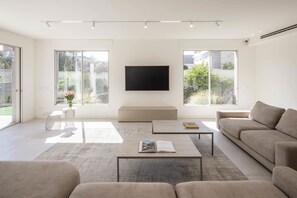 Télévision, espaces bureaux