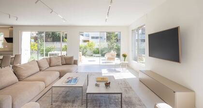 Carmelo M Sea View Villa