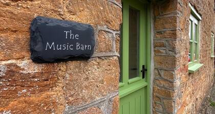 2 Bedroom Barn Conversion in Bower Hinton, Somerset.