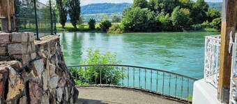 Suite Kelnhof Patio: Cozy Riverside Apartment
