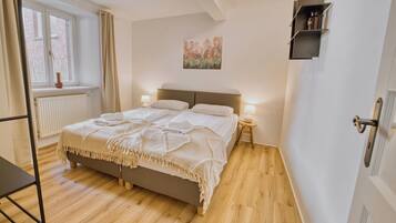 2 bedrooms, iron/ironing board, WiFi, bed sheets