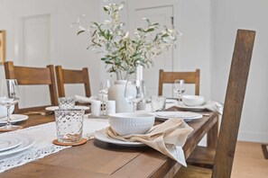 Dining - The Townhouse on Highland  – Near Greenbelt (Boise)