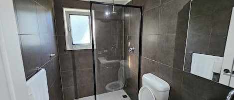Hårtørrer, håndklæder, Sæbe, Toiletpapir