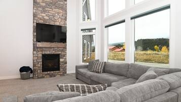 TV connectée, cheminée