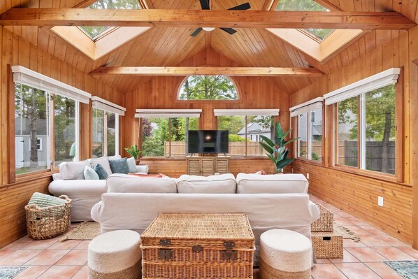 Unclassified image, 1 of 36, button