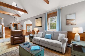 Unclassified image, 4 of 36, button