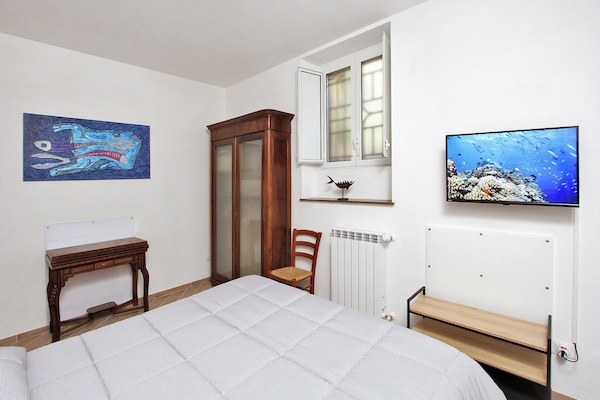 Camera da letto con letto matrimoniale 160x190